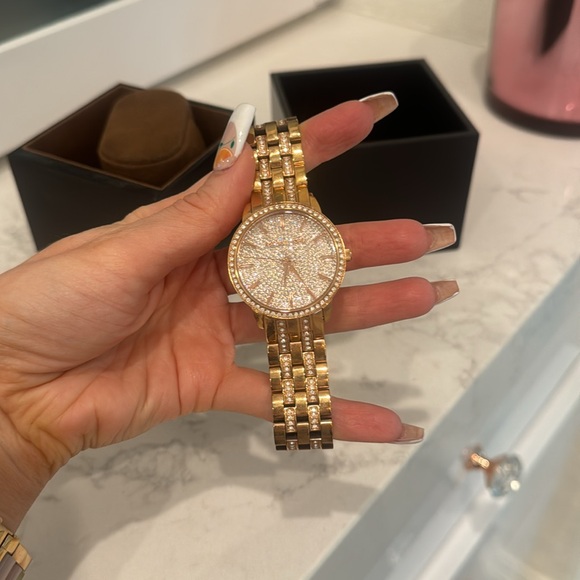 Michael Kors Rose Gold Watch Great Condition! - Picture 3 of 5